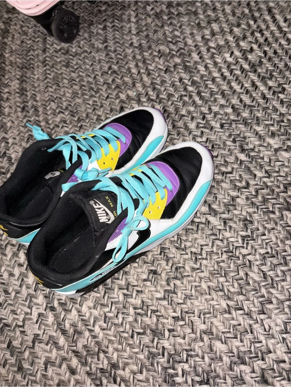 Nike bold multicolor